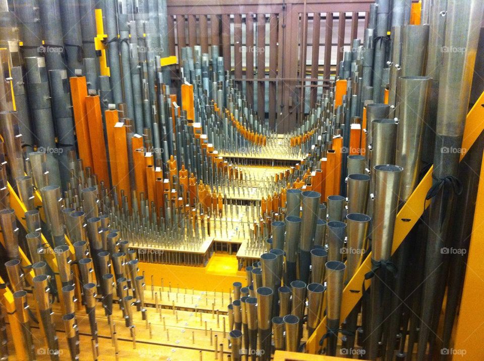 Organ pipe array