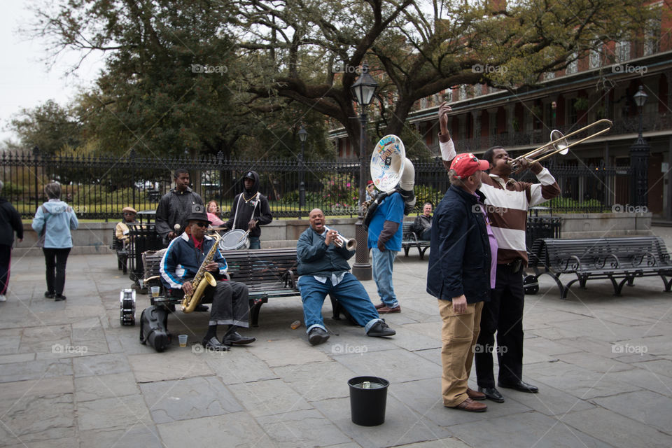 Street musicians 