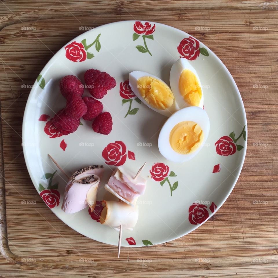 Raspberries egg in protein