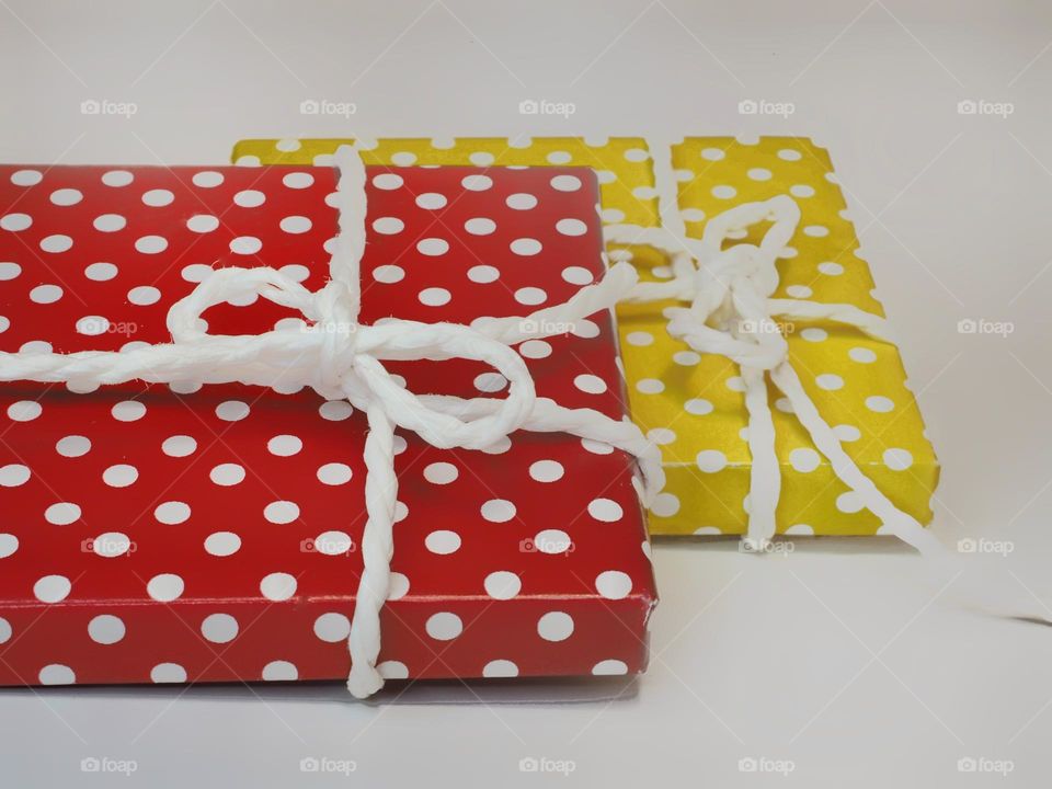 Polka dots Yellow and red gifts