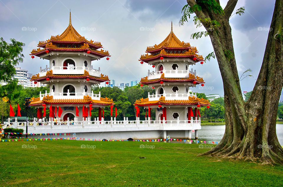 singapore chinese pagoda park by sklarian