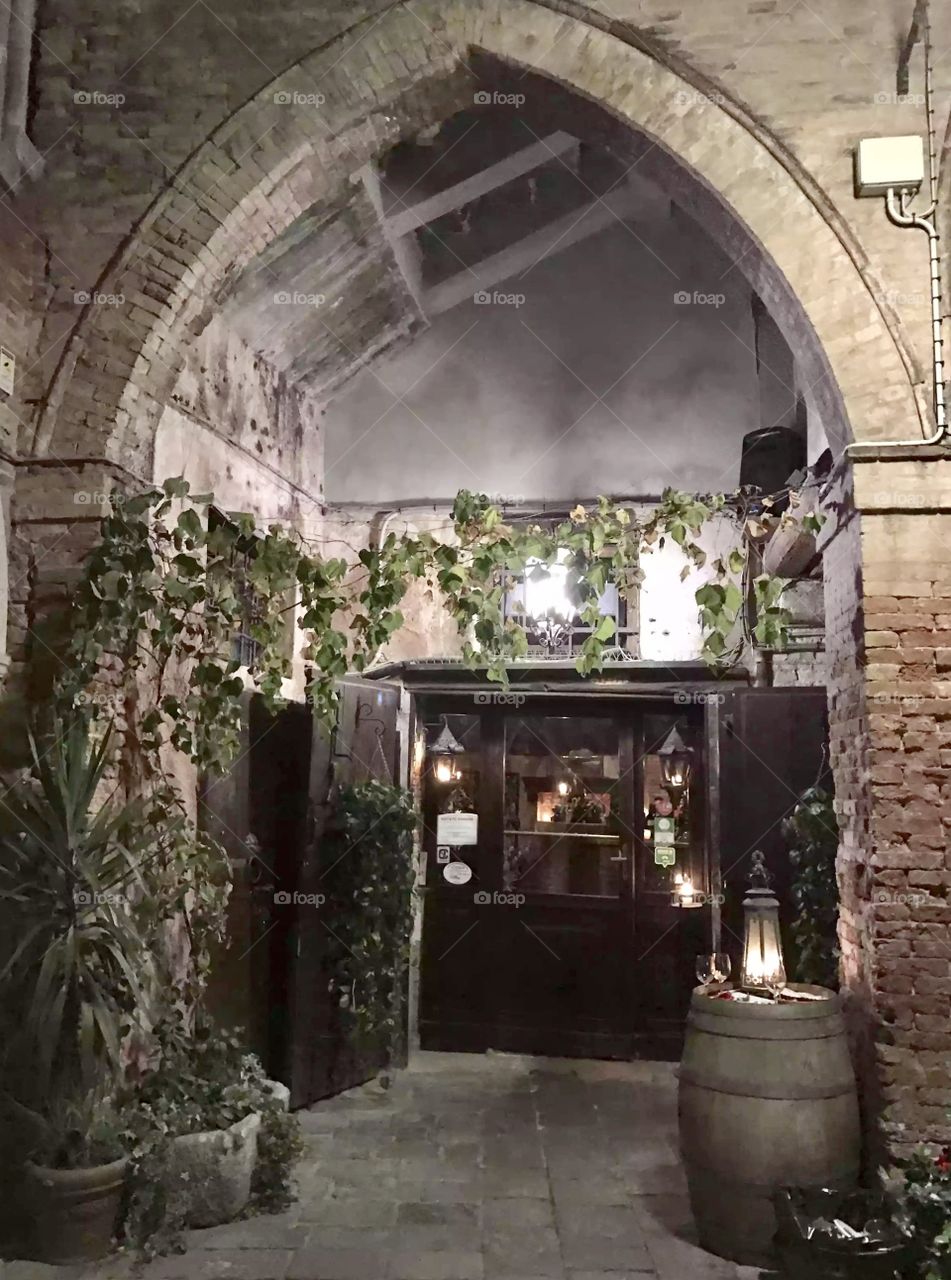 Restaurant in Venice
Former oar factory for gondolas