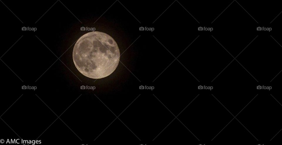 Full moon with black sky