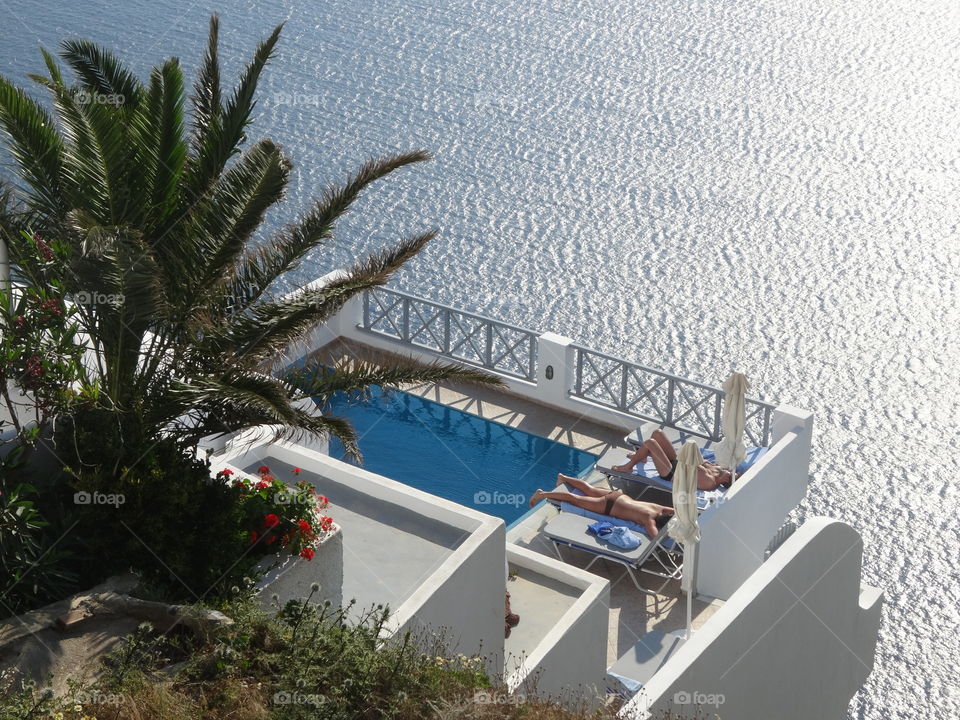 swimming pool in Santorin