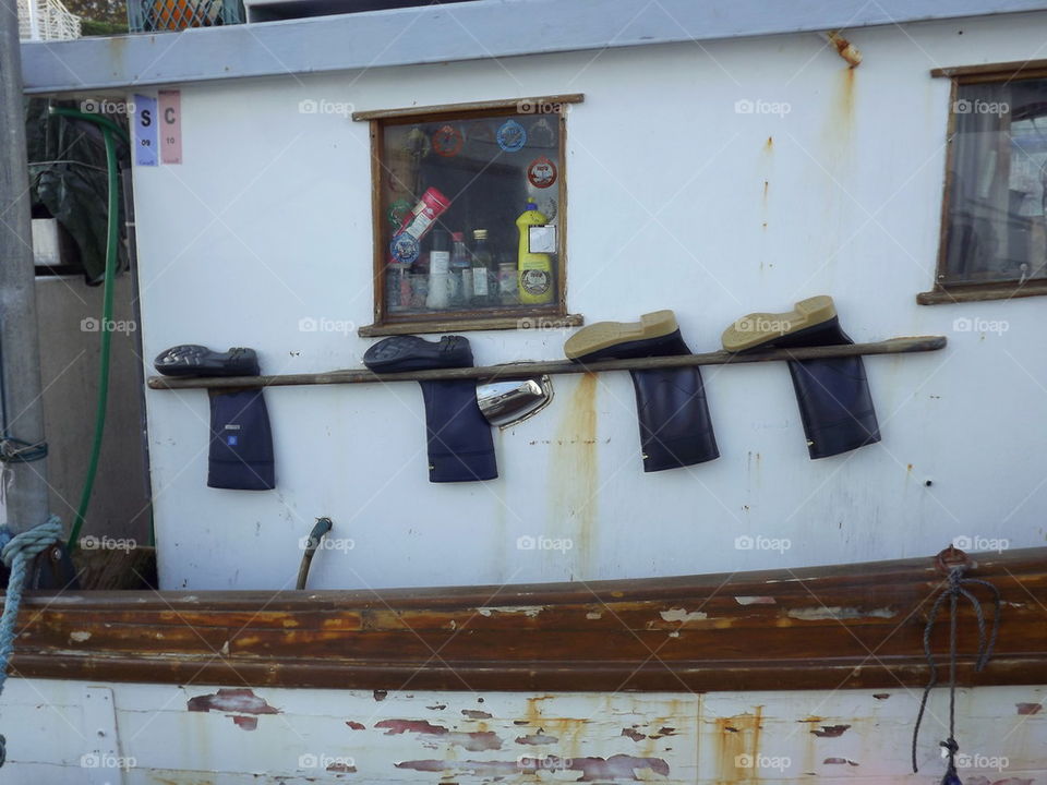 Das Boot; Dockside Details