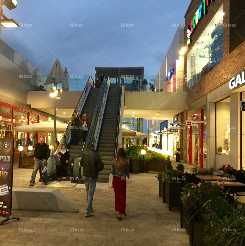 Shopping center 