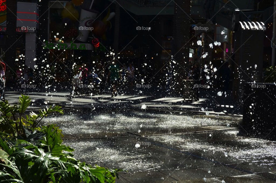 water fountain usa shopping by kikicheeky