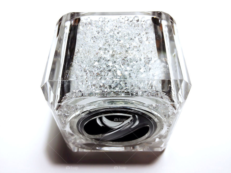 Crystal music speaker
