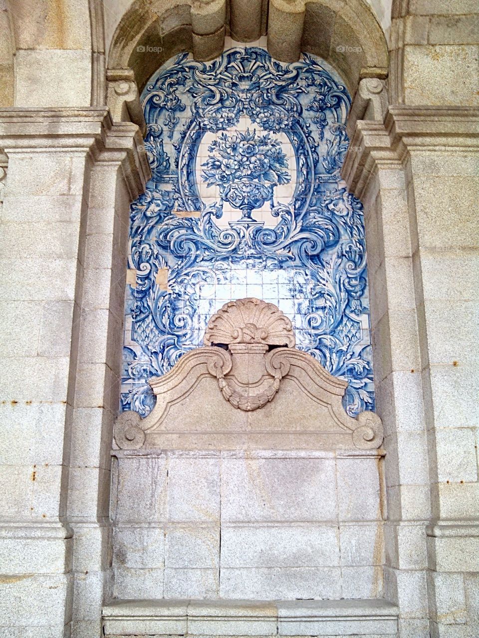 arcadas da sé do Porto. azulejos português