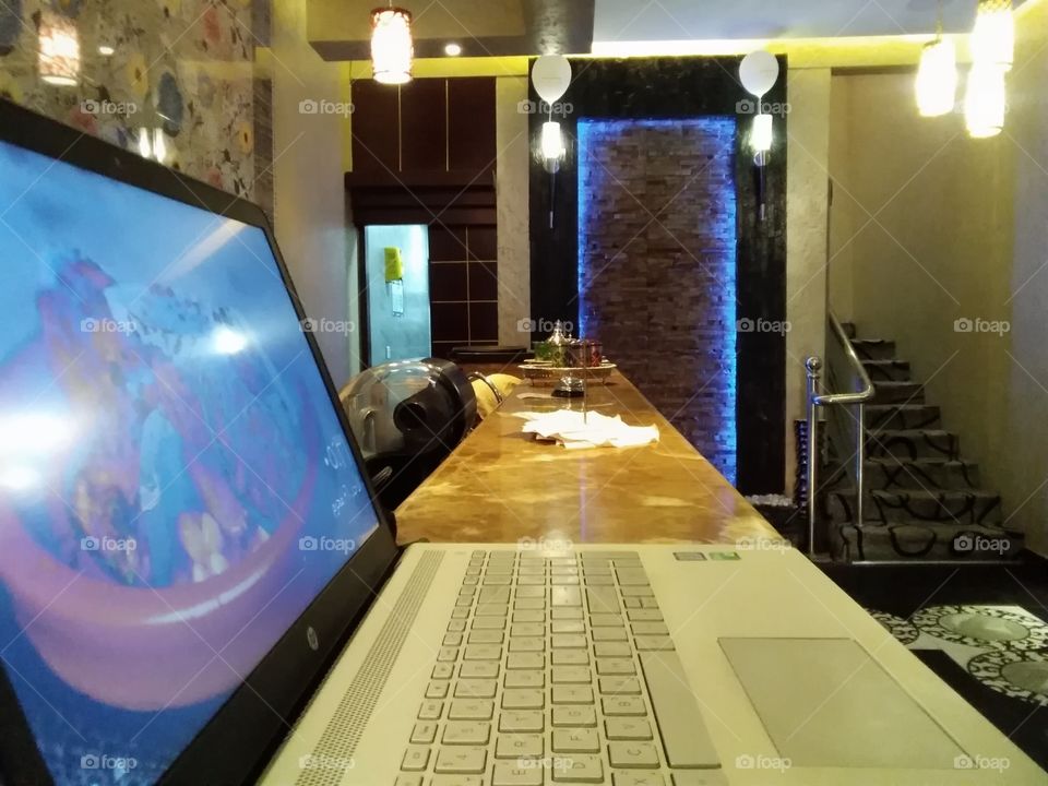 hotel  in site  laptop