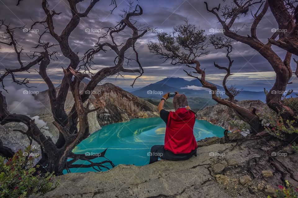 go to the mountain and capture all beauty moment in ijen blue crater