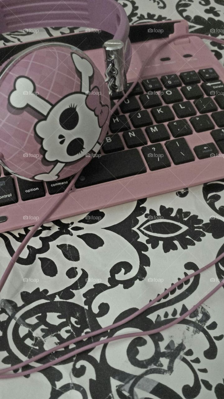 pretty and pink accessories