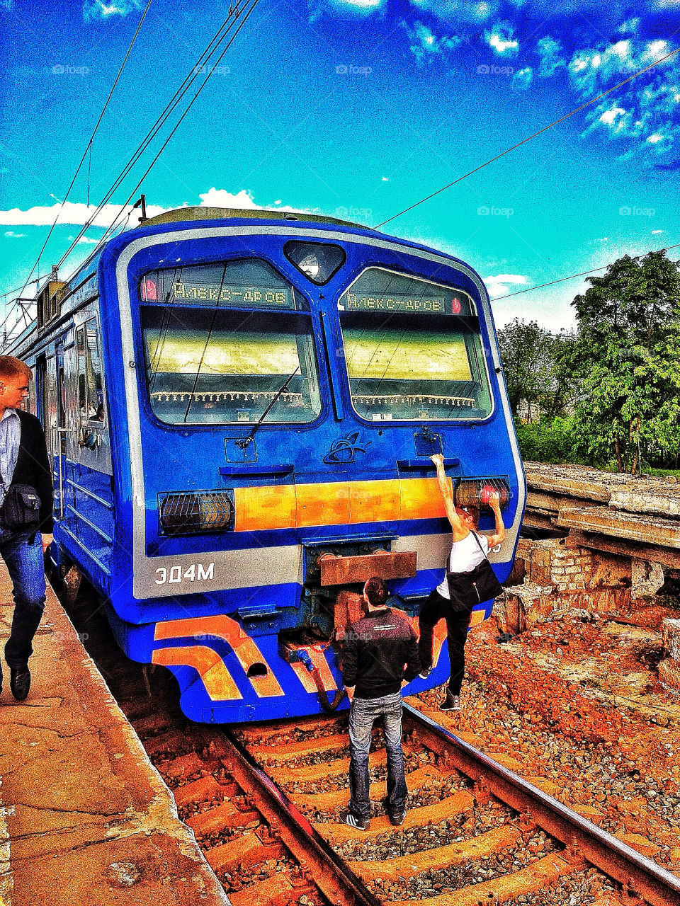 people train hdr rail by penguincody