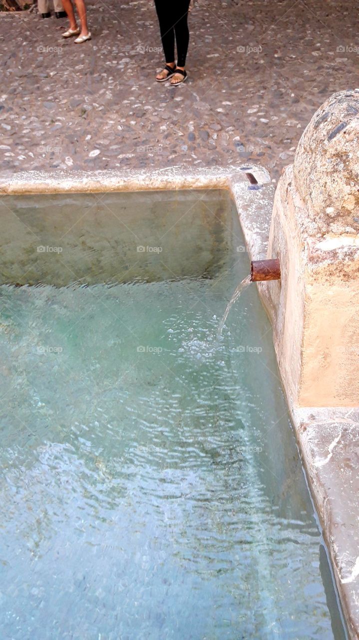 Pilar de agua del Corral del Carbón, Granada.