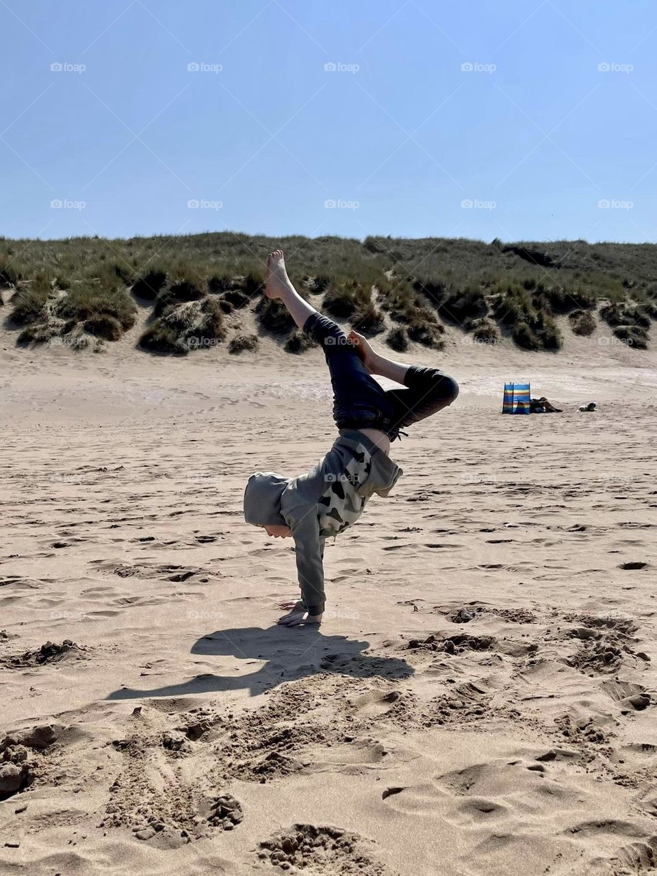 Making shapes on the beach 