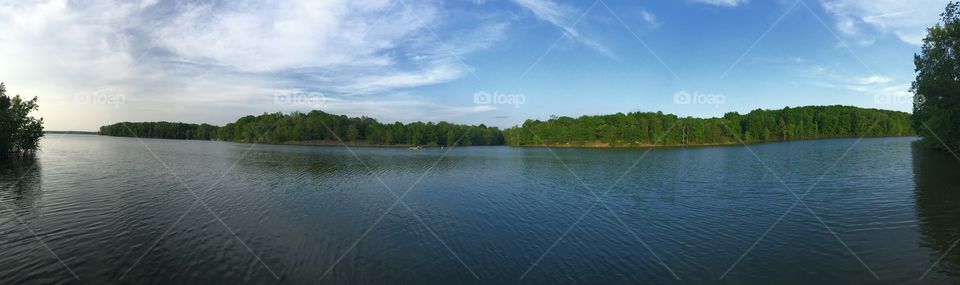 Panoramic view of idyllic lake