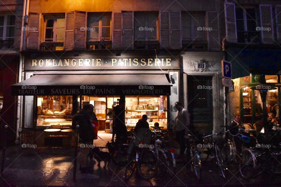 Night Shopfront Scenes - Paris 