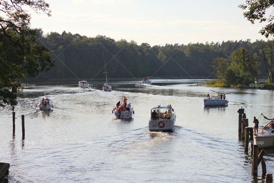 vacation boat let's go people have fun