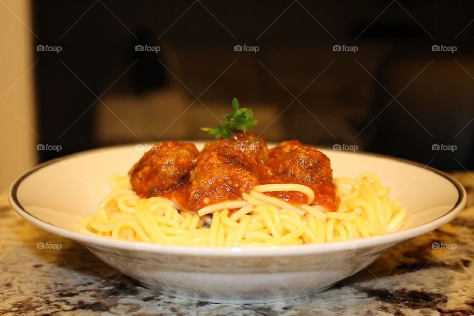 spaghetti with meatballs