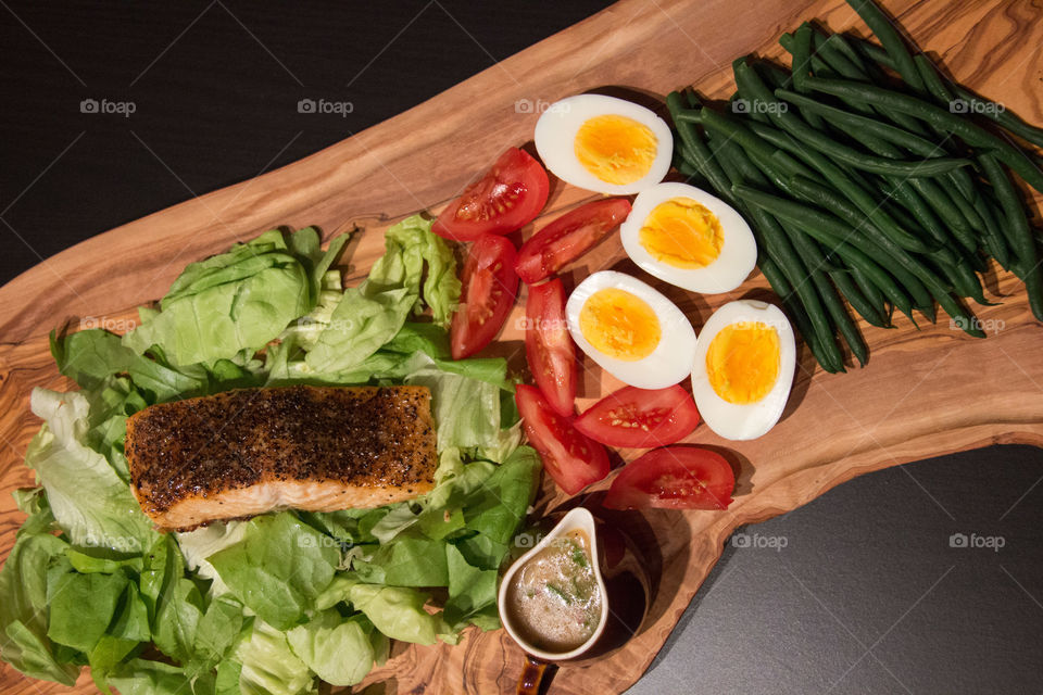 Nicoise salad with salmon