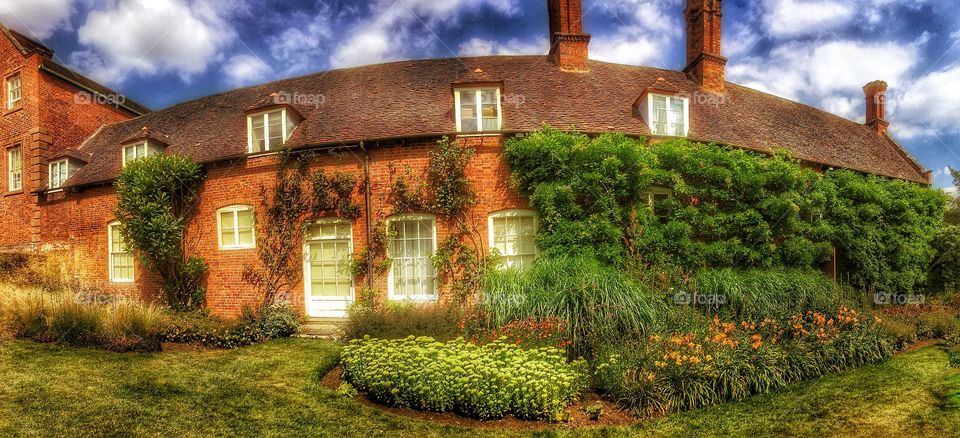 Cottages . Houses