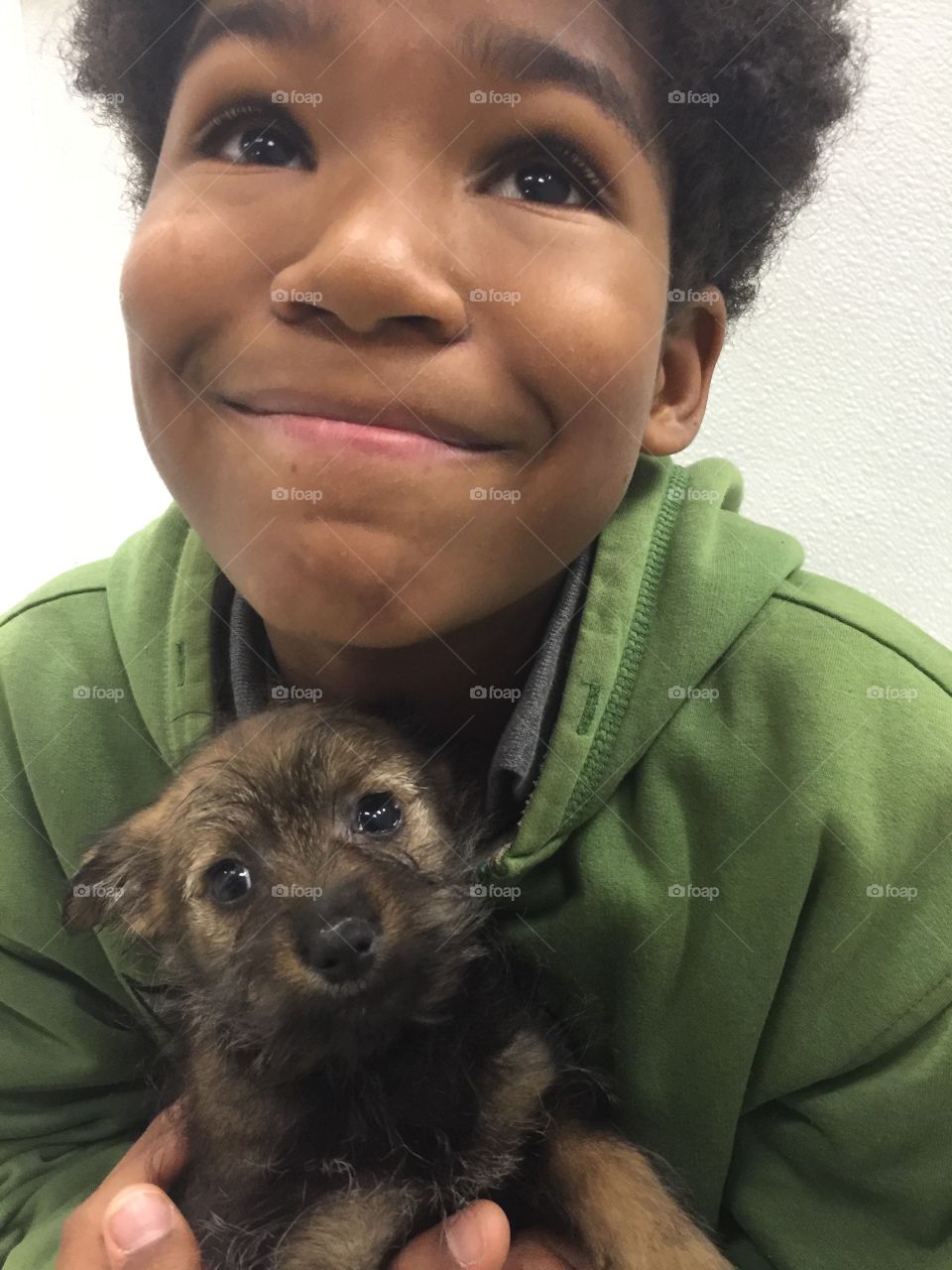 Cute kid with puppy 