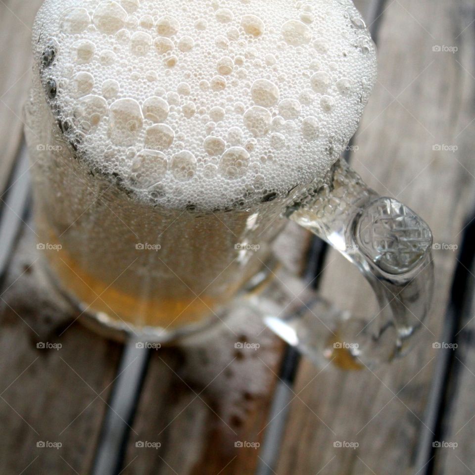 Beer mug with bubbles