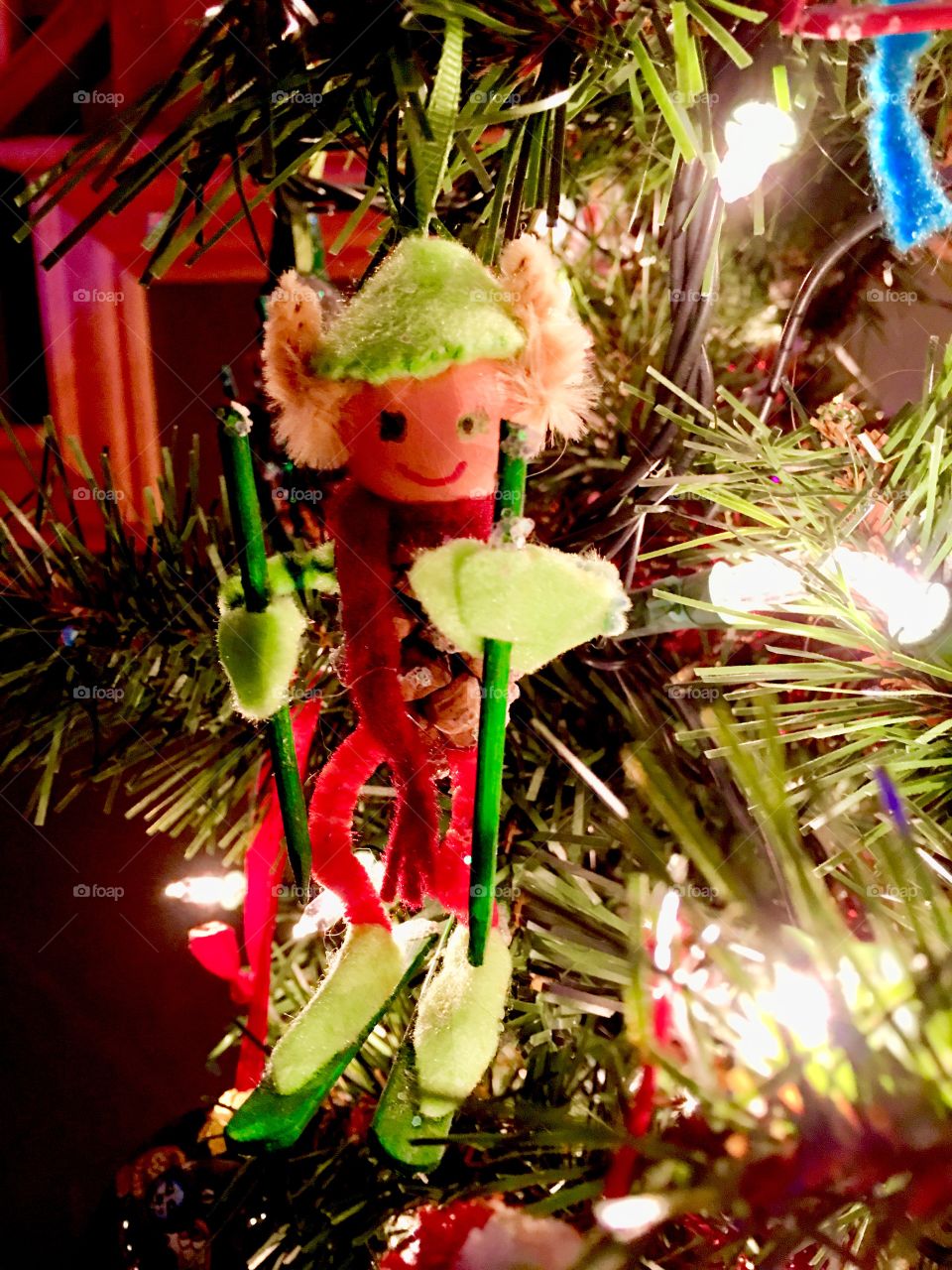 Skiing pine cone elf