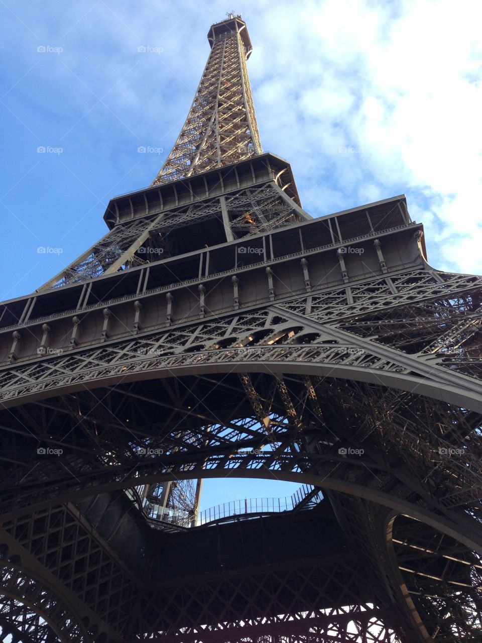 Perspective Tour Eiffel . Tour Eiffel vie de dessous