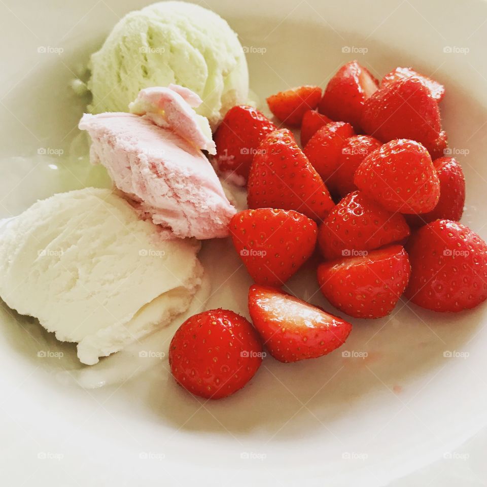 Strawberry with Ice cream 🥰