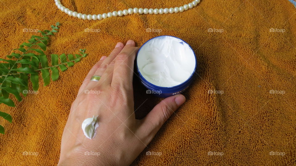 Treated and beautifully protected skin
Cream, lotion, skin, care, spa, home, dermis, close nivea
