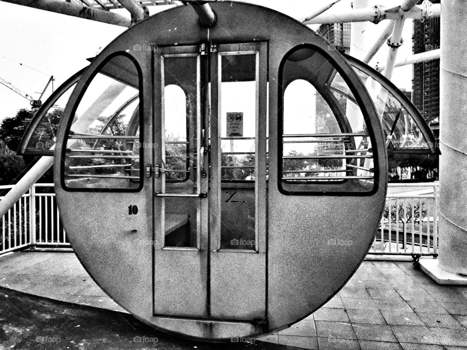 Ferris wheel on monochrome