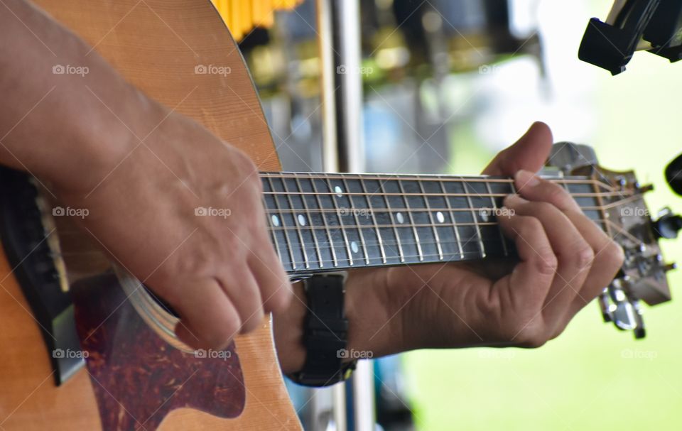 Live music, great guitarist at Wailoa Sampan Basin Harbor in Hilo Hawaii