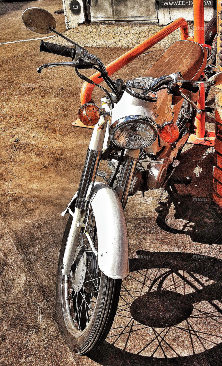 transport moto motobyke by penguincody