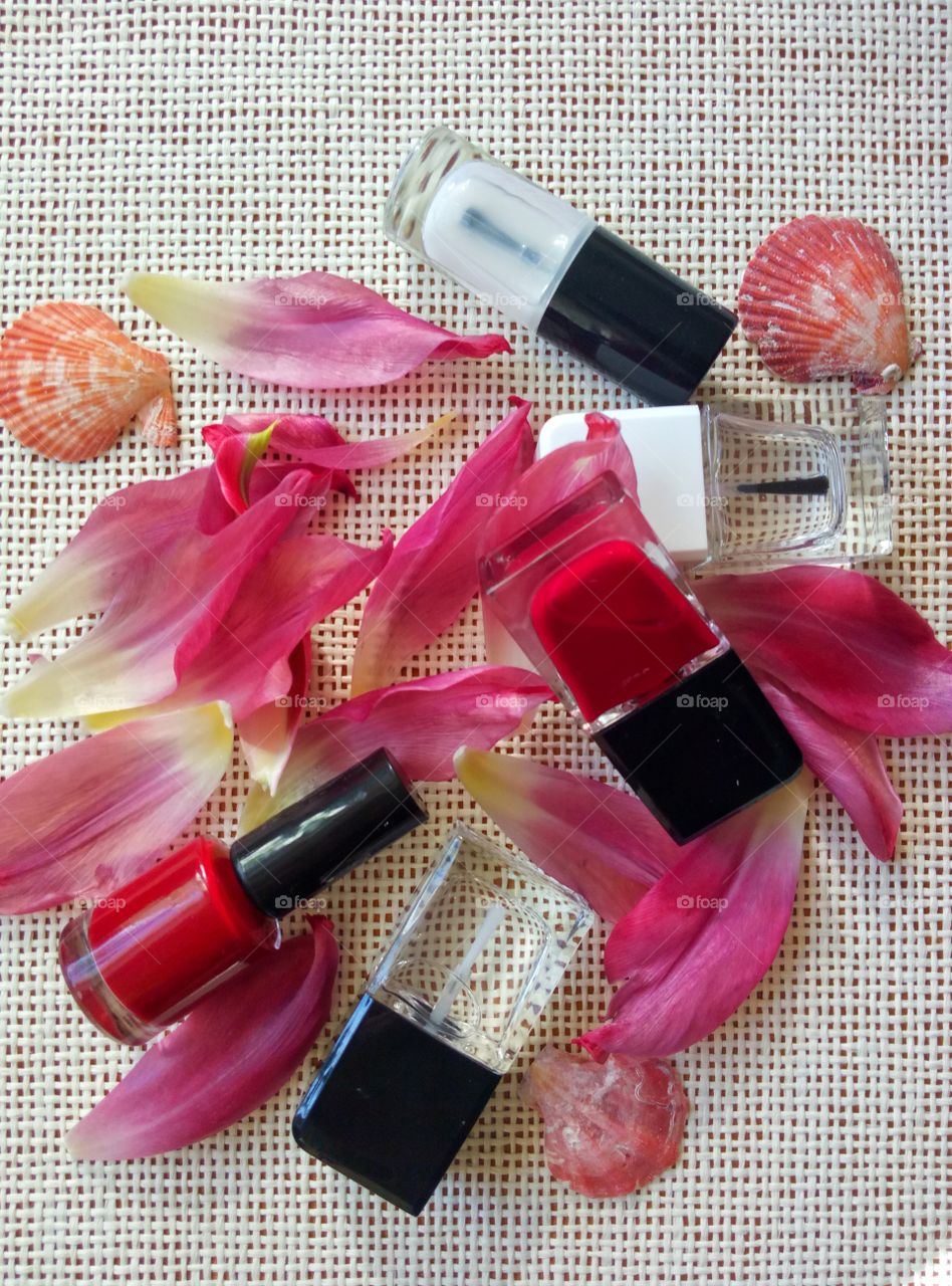 red nail polishes