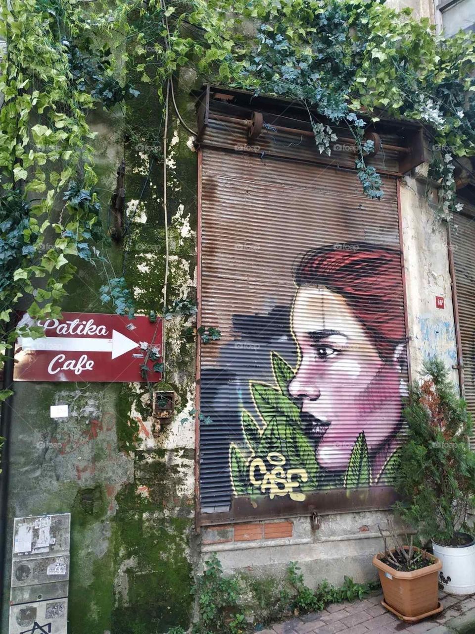 Street art at Istanbul, Turkey 