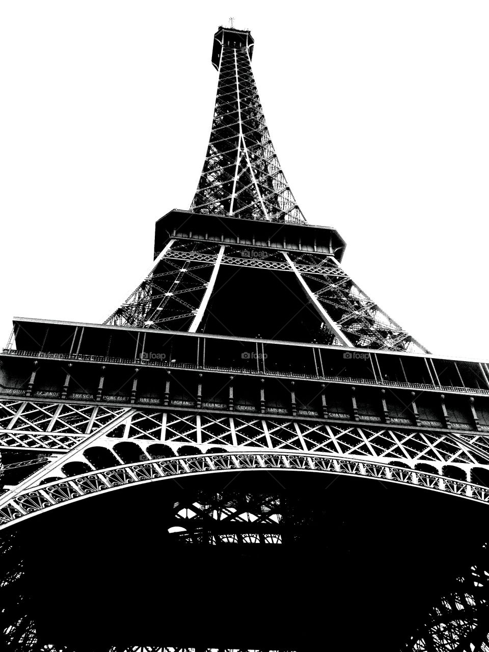 Eiffel tower black-and-white