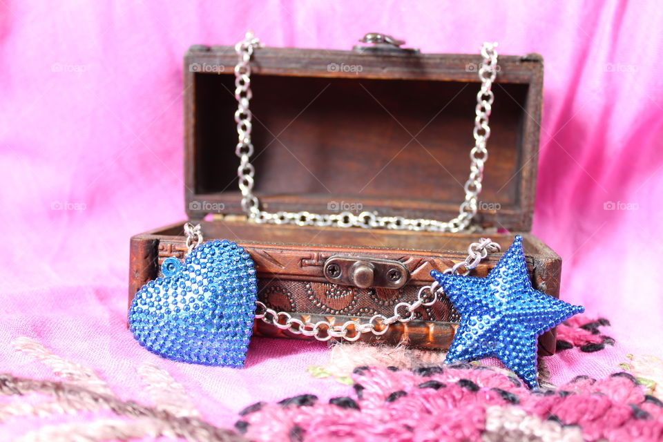 treasure chest heart and star decorations