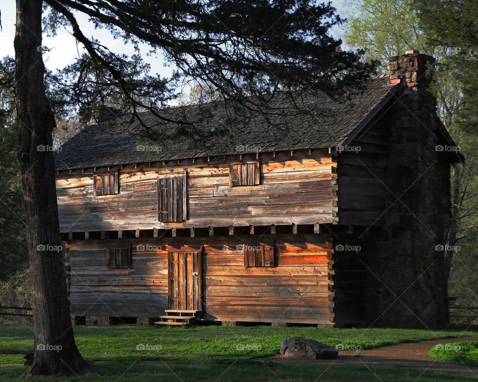 Historic log cabin lodge on the Trail of Tears