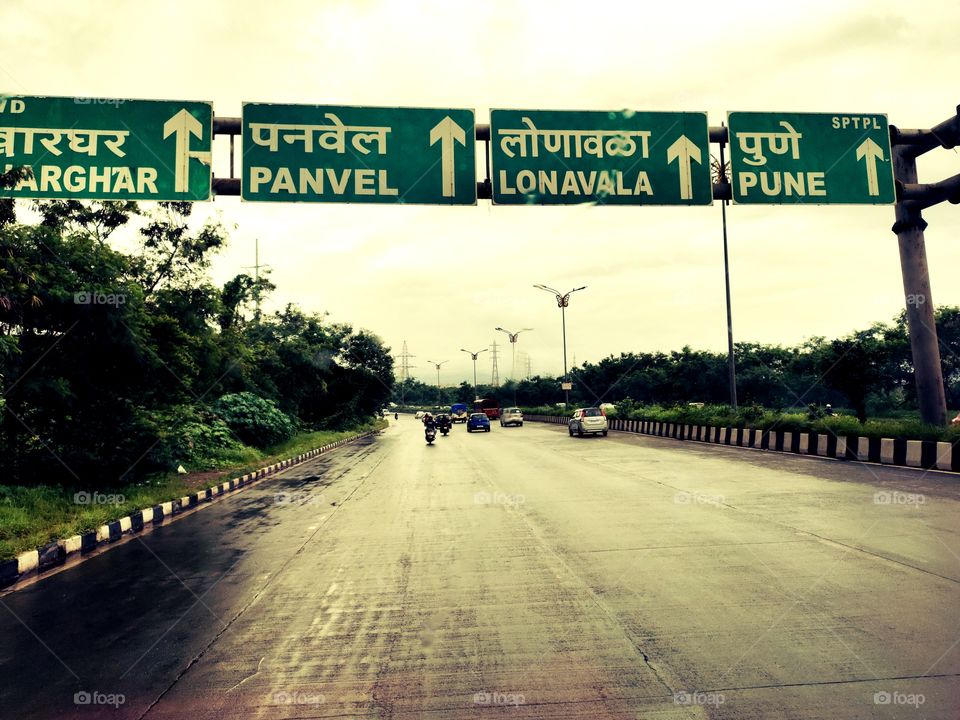 It's Mumbai City
Signboard
Megahighway
📷👁️📷👁️