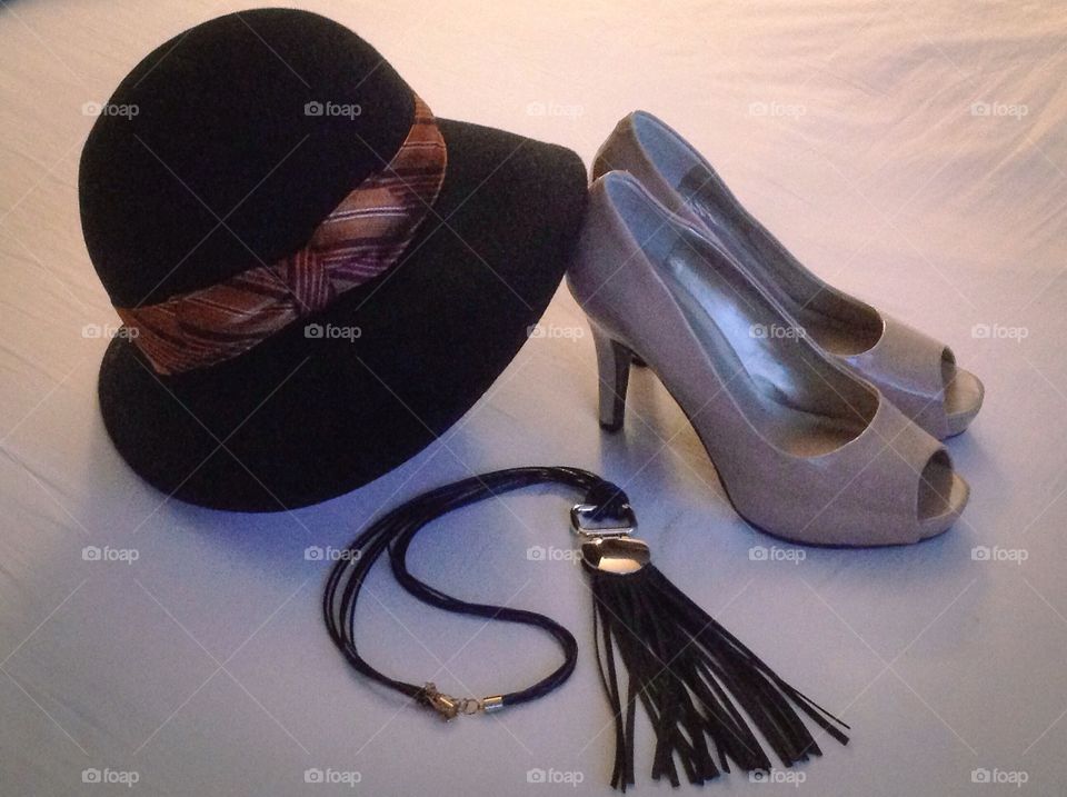 High heels with hat and necklace