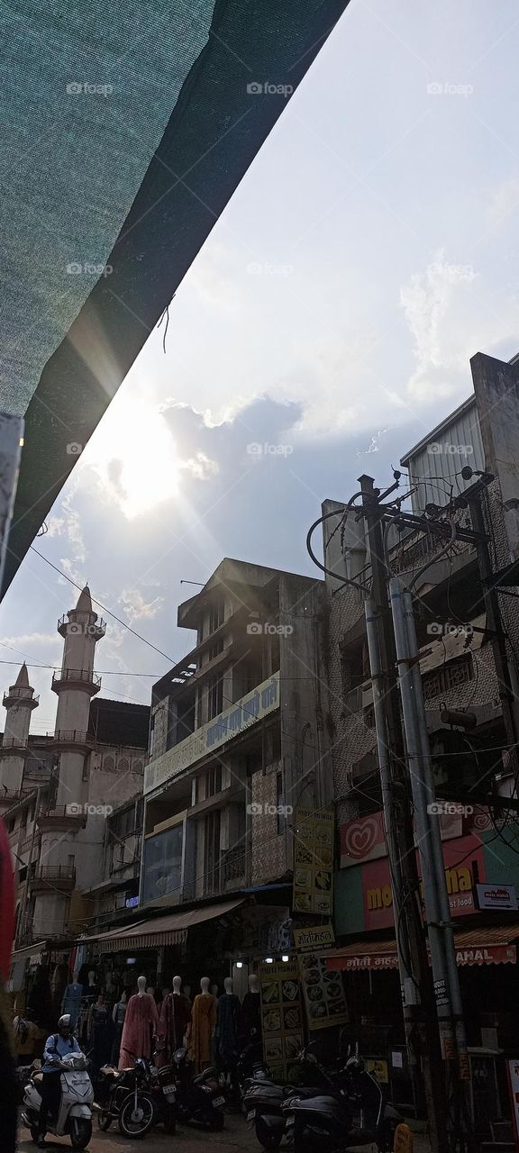 The sun is perfect and beautiful today as if just watching me what I am doing in the market.