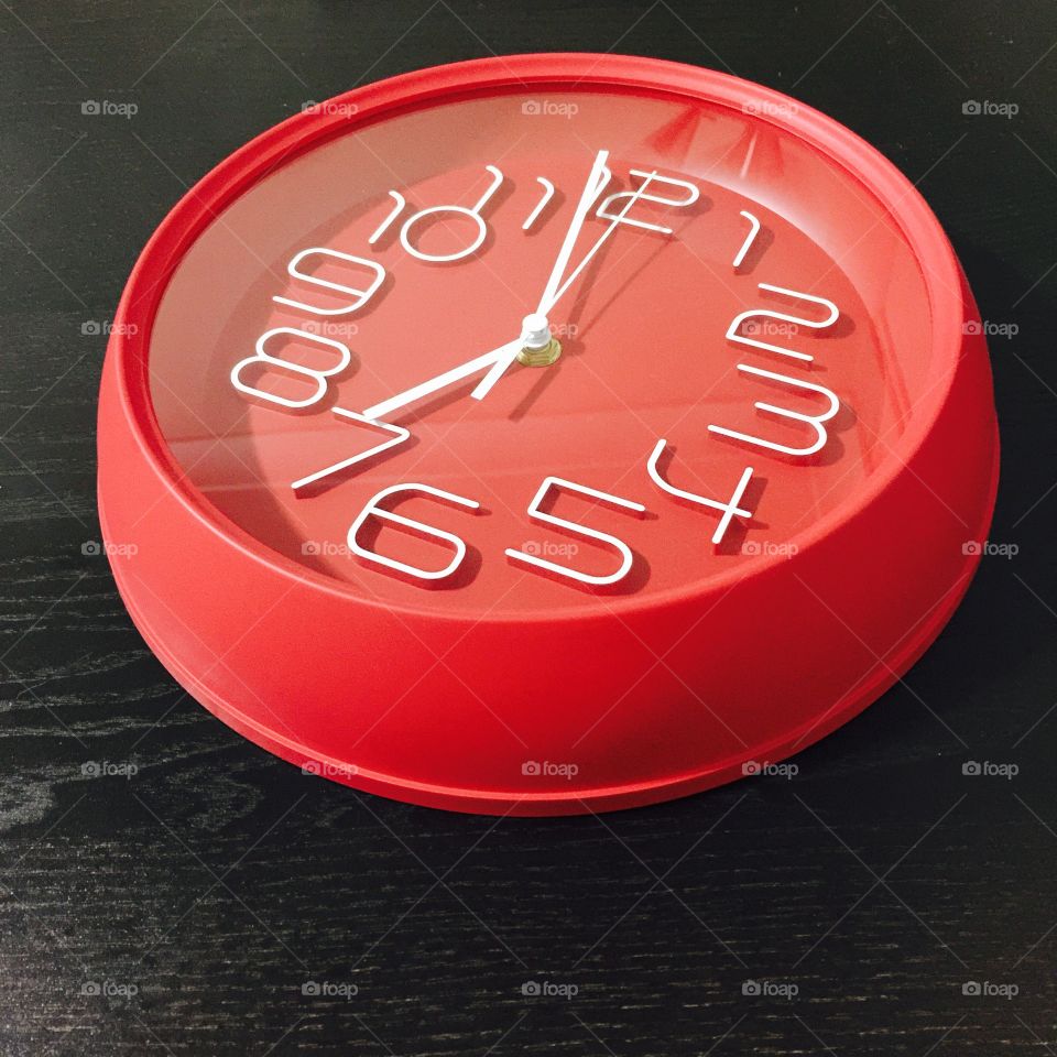 Red & White Clock