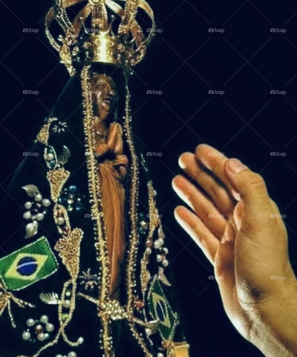 🙏 🇪🇸 Oh Maria, ruega por nosotros que recurrimos a ti.  Amén.  🇧🇷 Ó Maria, Nossa Senhora, rogai por nós que recorremos a vós. Amém. / 🇺🇸 O Mary, pray for us that we turn to you.  Amen. / 🇮🇹 O Madonna, prega per noi che ci rivolgiamo a te. Amen.