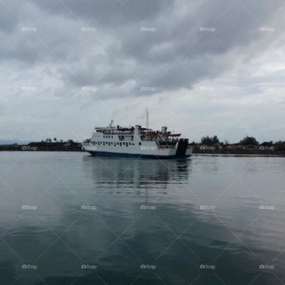the ship goes to sabang island from banda aceh. in overcast and cloudy its sailed to the point kilometers of Indonesia.