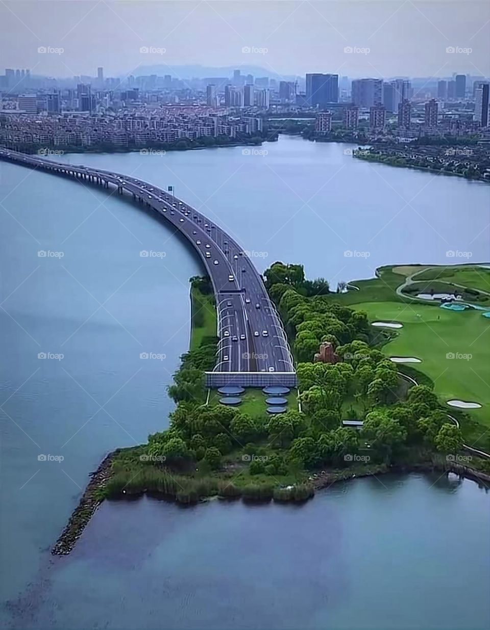 A very beautiful coastal picture on the beach, and the sweetness of the calm water in it is more than wonderful