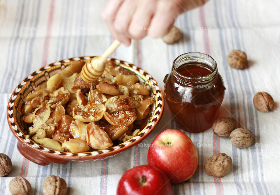 Baked apples with honey