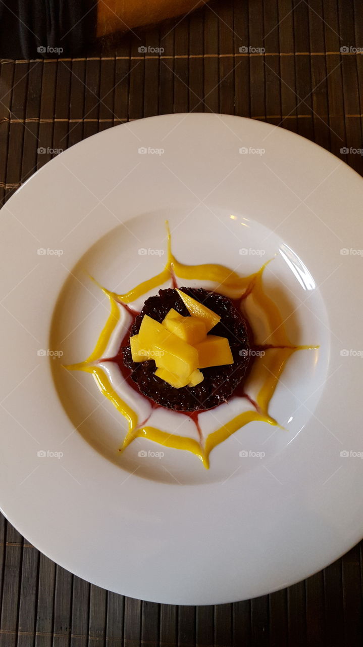 Sticky rice and mango