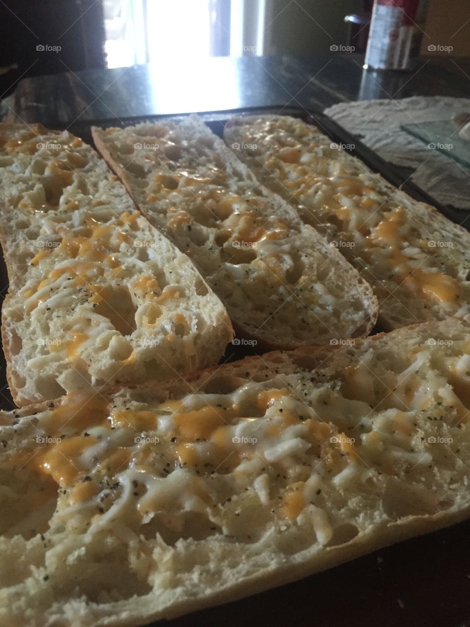 Garlic bread with cheese