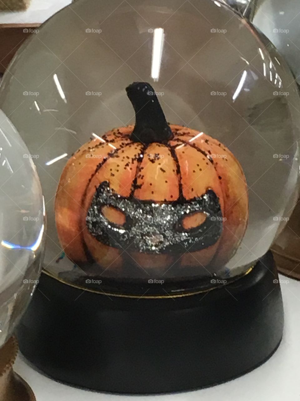 Pumpkin globe 